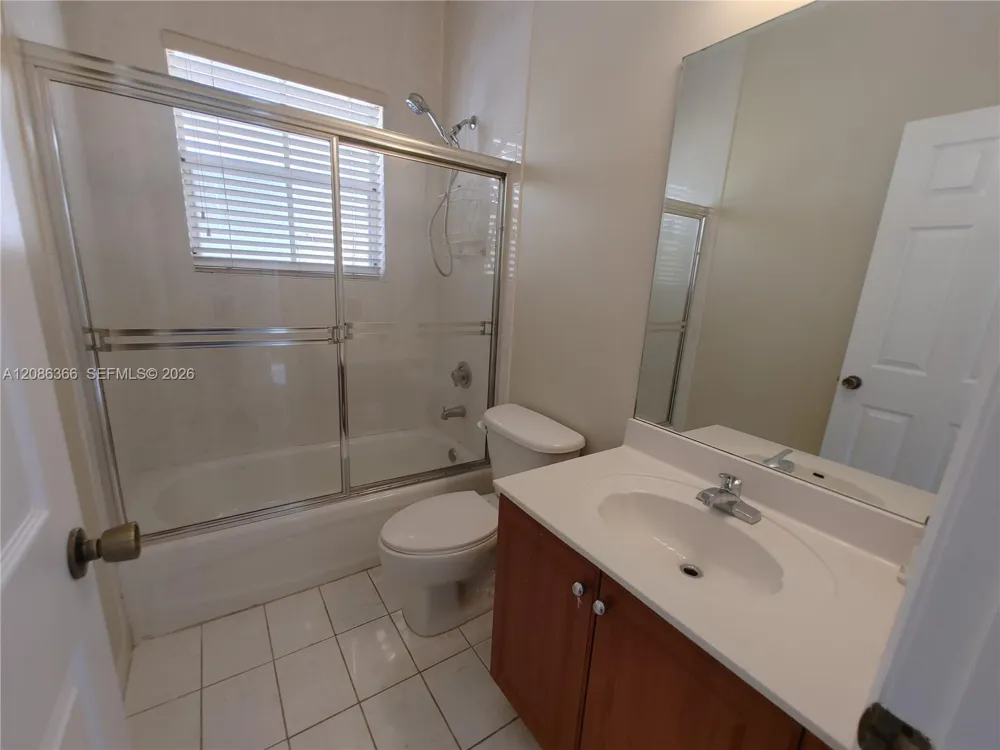 15243 SW 28 TE Miami, FL 33185