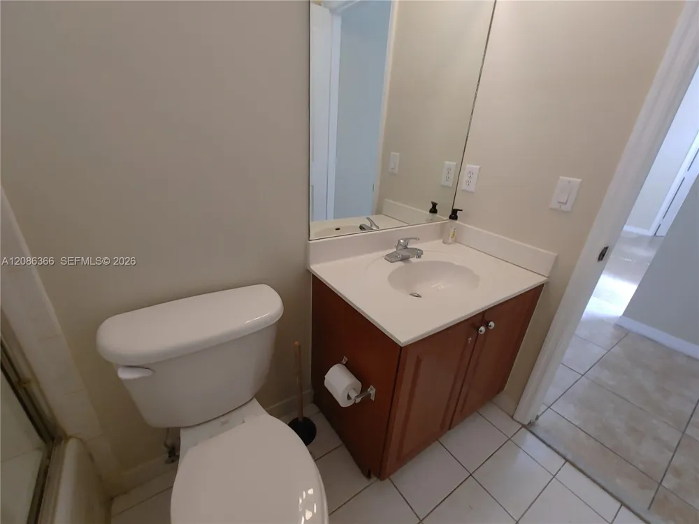 15243 SW 28 TE Miami, FL 33185