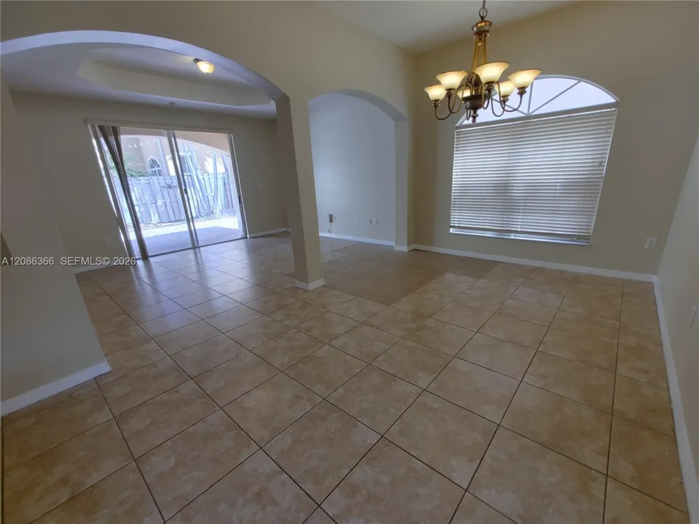 15243 SW 28 TE Miami, FL 33185