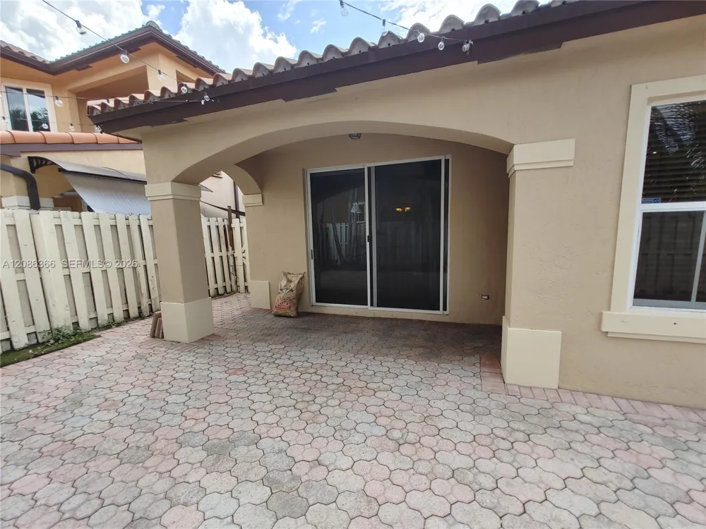 15243 SW 28 TE Miami, FL 33185