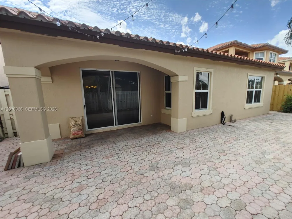 15243 SW 28 TE Miami, FL 33185