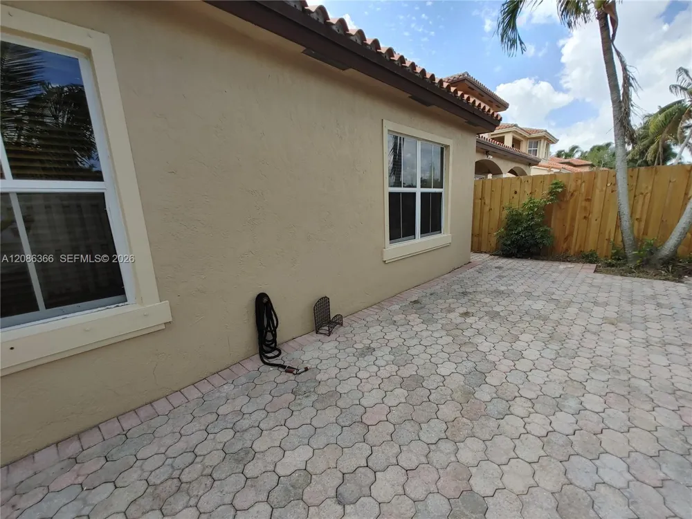 15243 SW 28 TE Miami, FL 33185