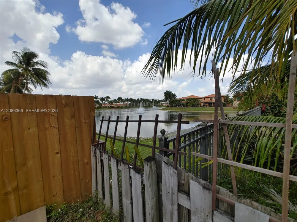 15243 SW 28 TE Miami, FL 33185