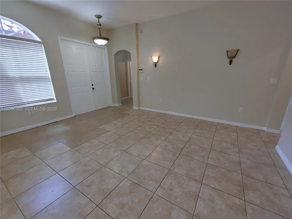 15243 SW 28 TE Miami, FL 33185