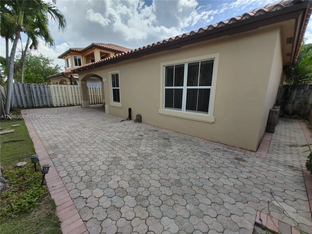 15243 SW 28 TE Miami, FL 33185