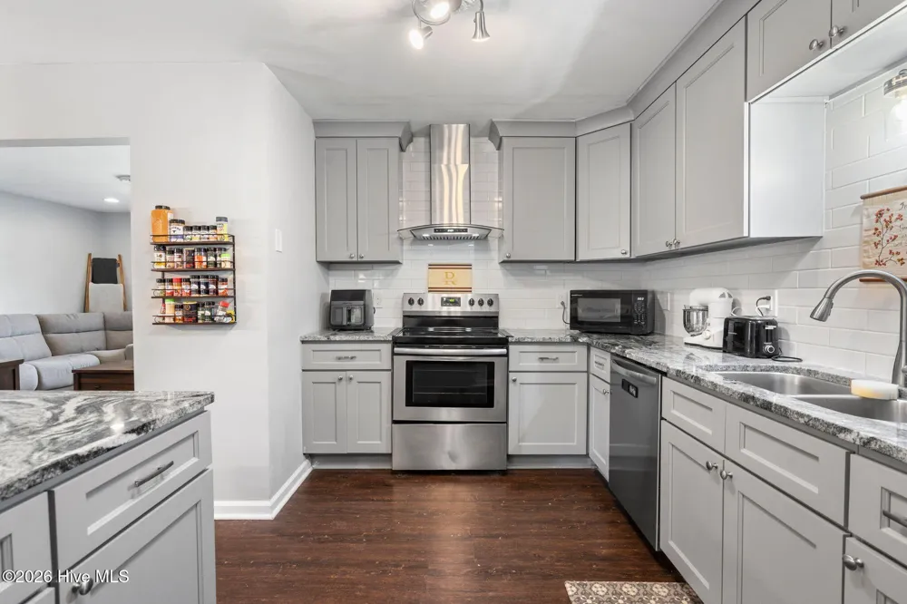 405 Dennis Road Jacksonville, NC 28546