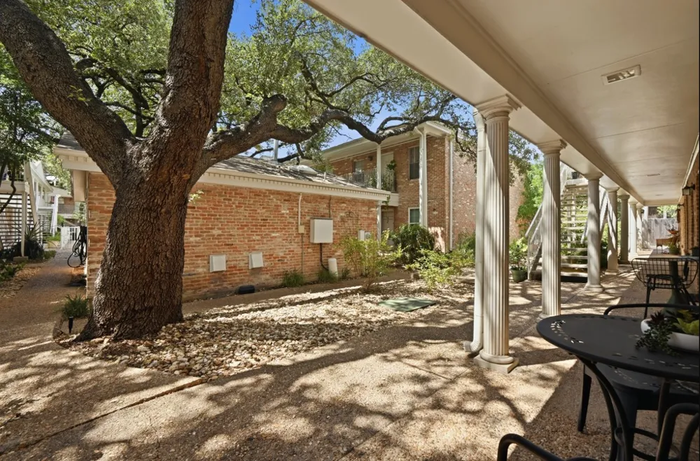 1240 Barton Hills Drive #116 Austin, TX 78704