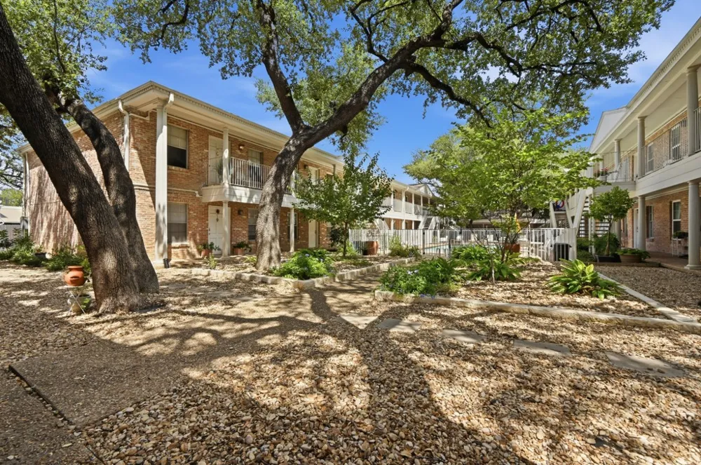 1240 Barton Hills Drive #116 Austin, TX 78704