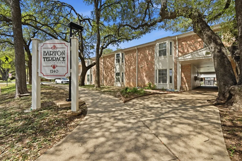 1240 Barton Hills Drive #116 Austin, TX 78704