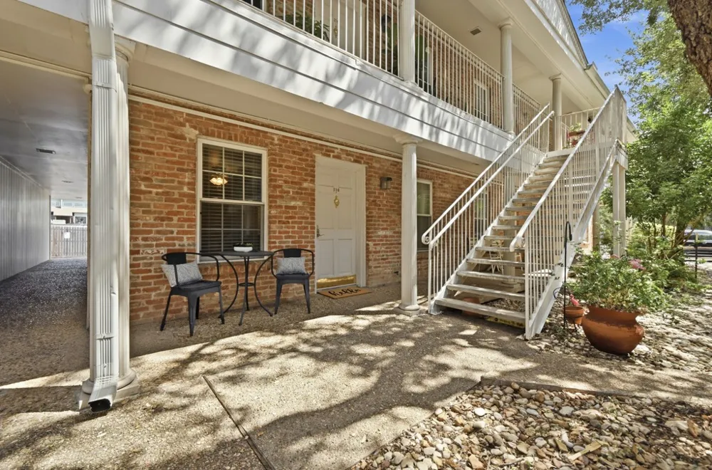 1240 Barton Hills Drive #116 Austin, TX 78704