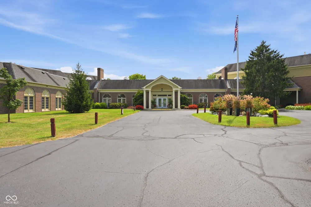 7601 Newport Bay Drive #112 Indianapolis, IN 46240
