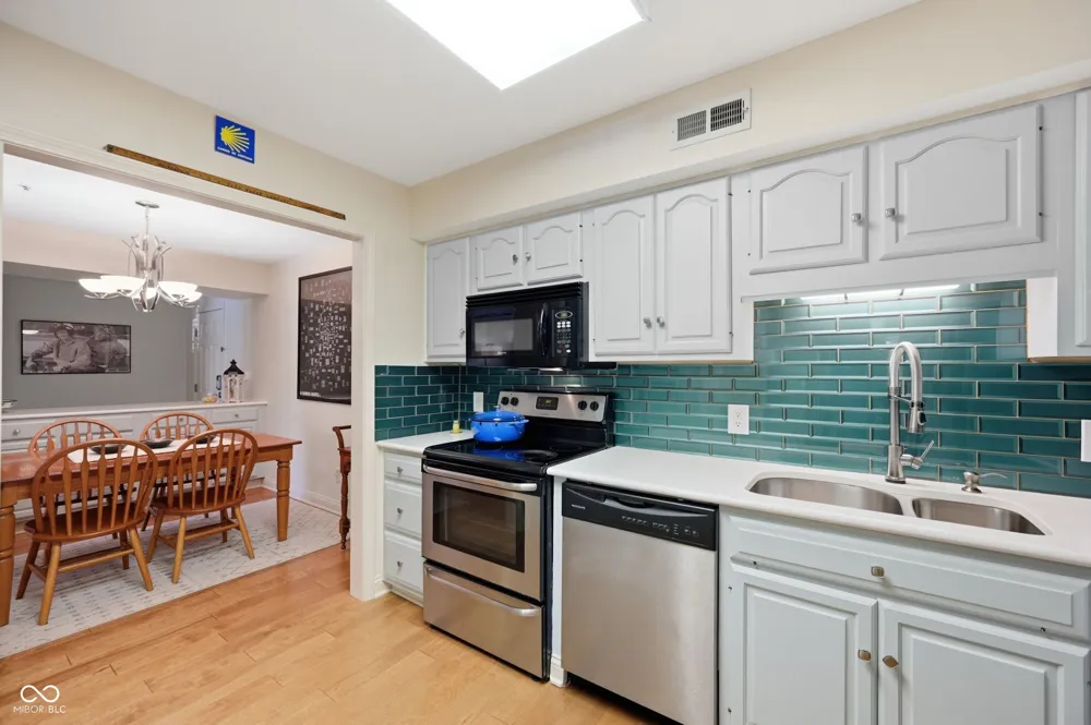 7601 Newport Bay Drive #112 Indianapolis, IN 46240