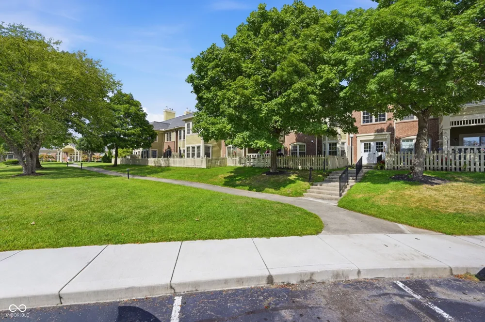 7601 Newport Bay Drive #112 Indianapolis, IN 46240