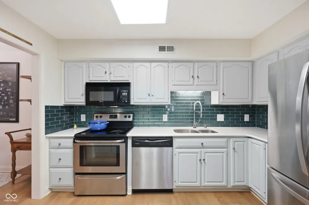 7601 Newport Bay Drive #112 Indianapolis, IN 46240