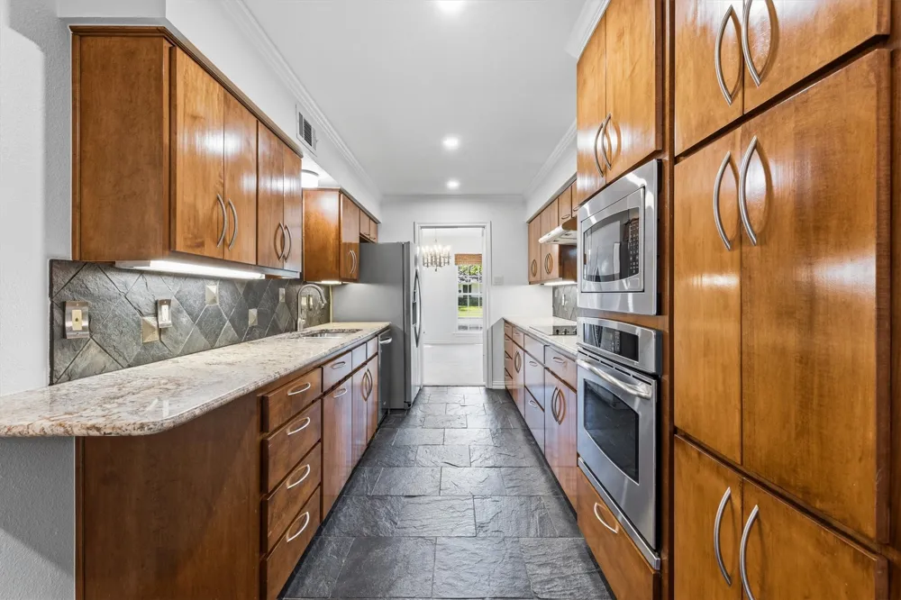 3741 Weeburn Drive Dallas, TX 75229