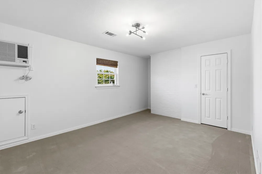 3741 Weeburn Drive Dallas, TX 75229