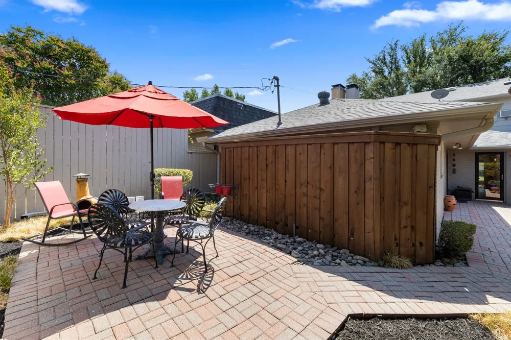 3741 Weeburn Drive Dallas, TX 75229