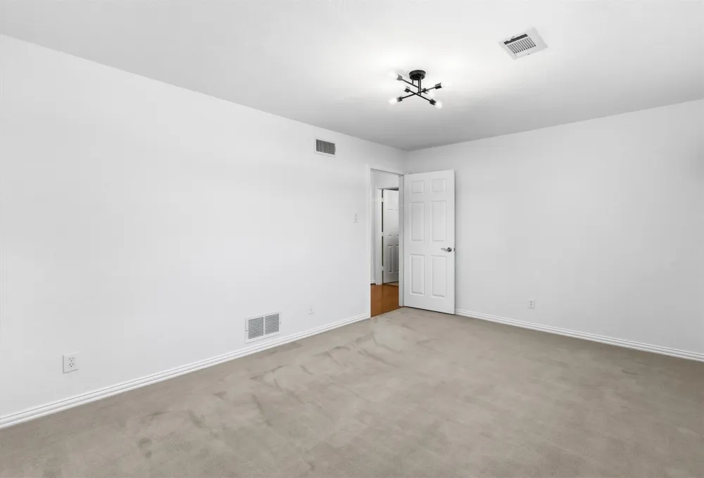 3741 Weeburn Drive Dallas, TX 75229