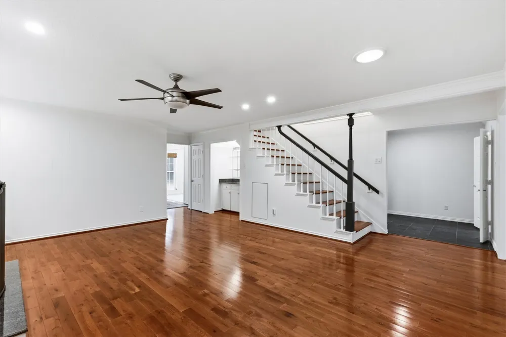 3741 Weeburn Drive Dallas, TX 75229