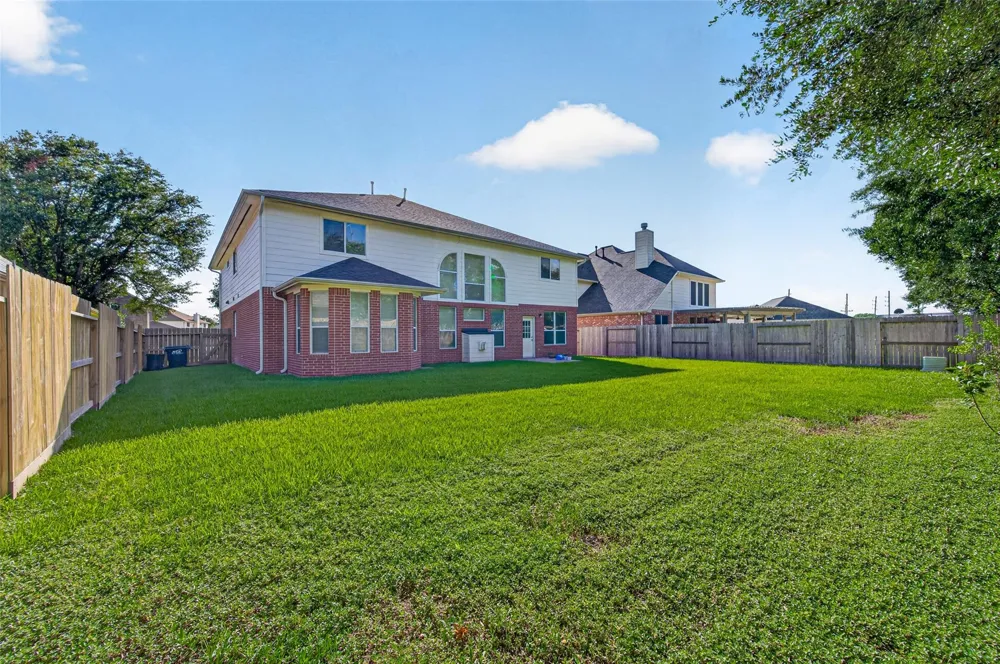 2022 Grand Willow Lane Richmond, TX 77469