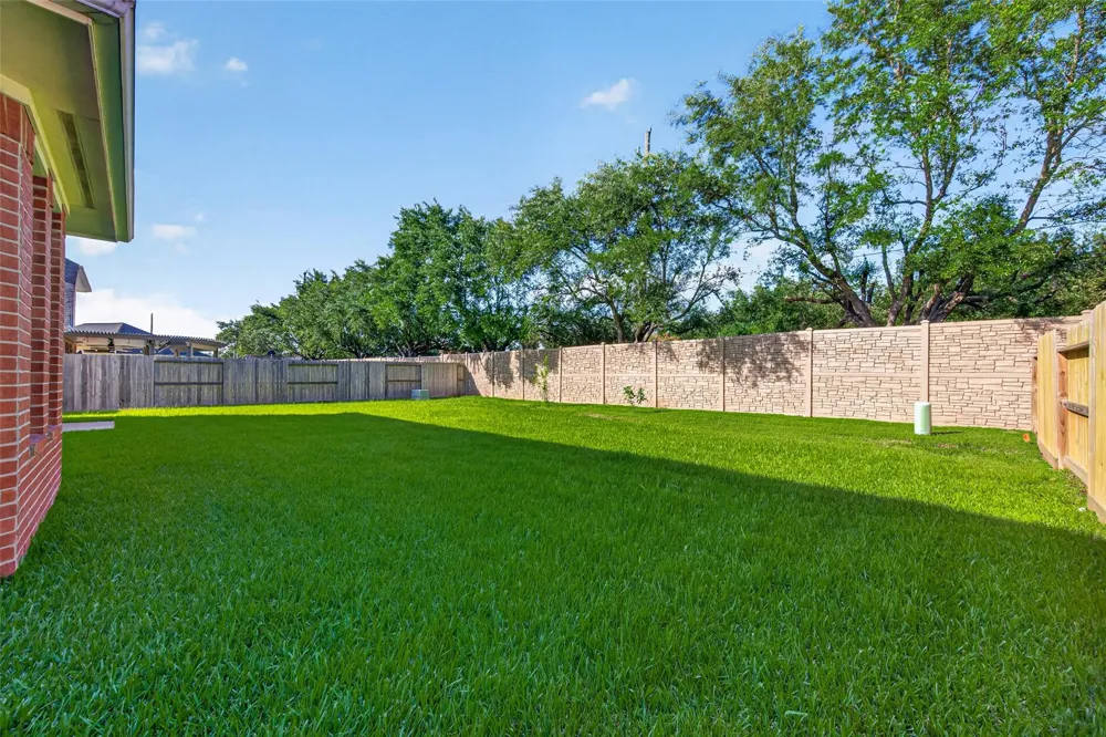 2022 Grand Willow Lane Richmond, TX 77469