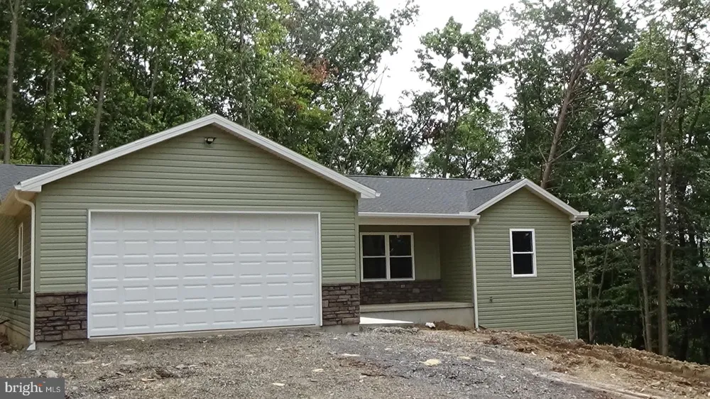 119 EAGLE LANE New Bloomfield, PA 17068