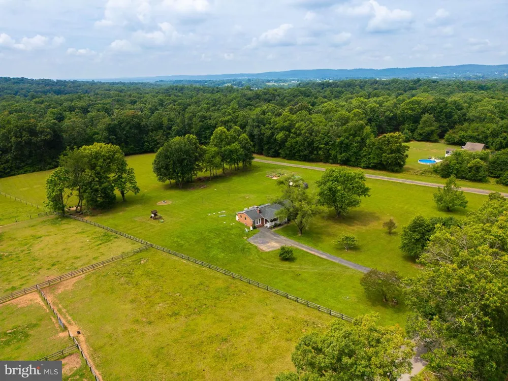 43581 LOST CORNER ROAD Leesburg, VA 20176