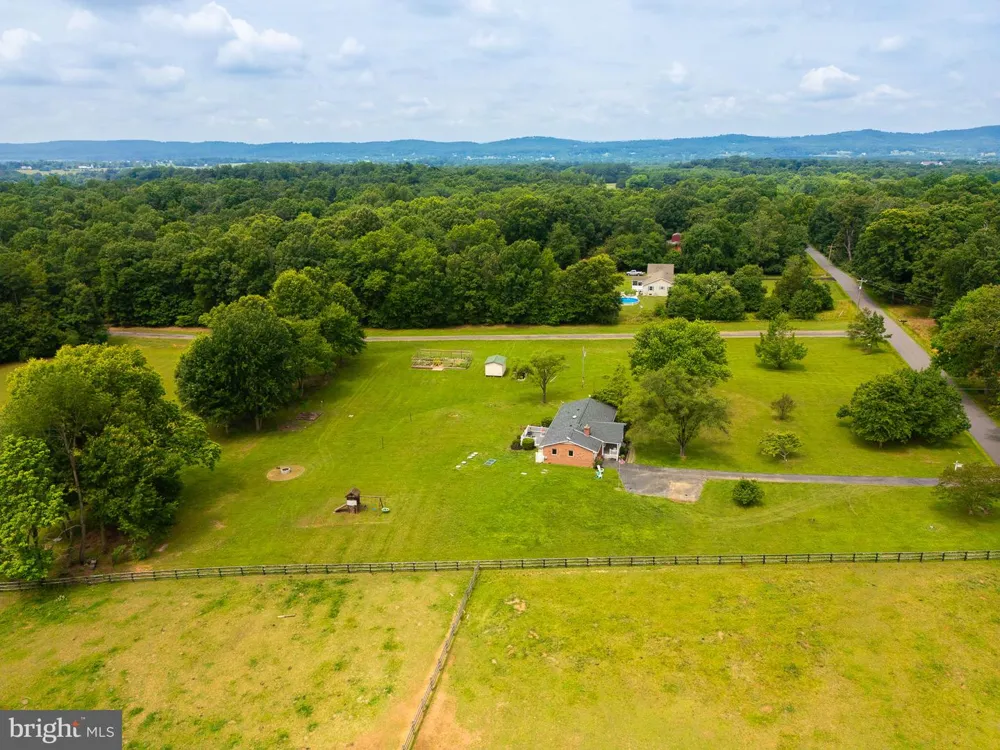 43581 LOST CORNER ROAD Leesburg, VA 20176