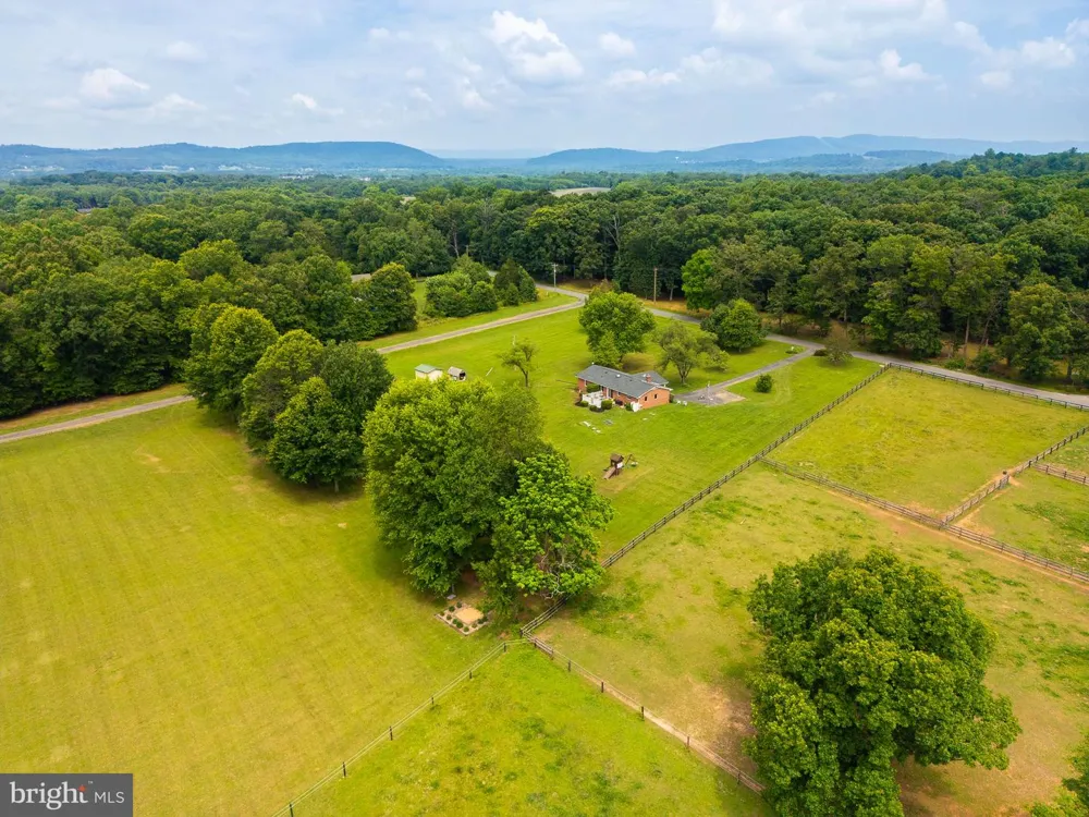 43581 LOST CORNER ROAD Leesburg, VA 20176