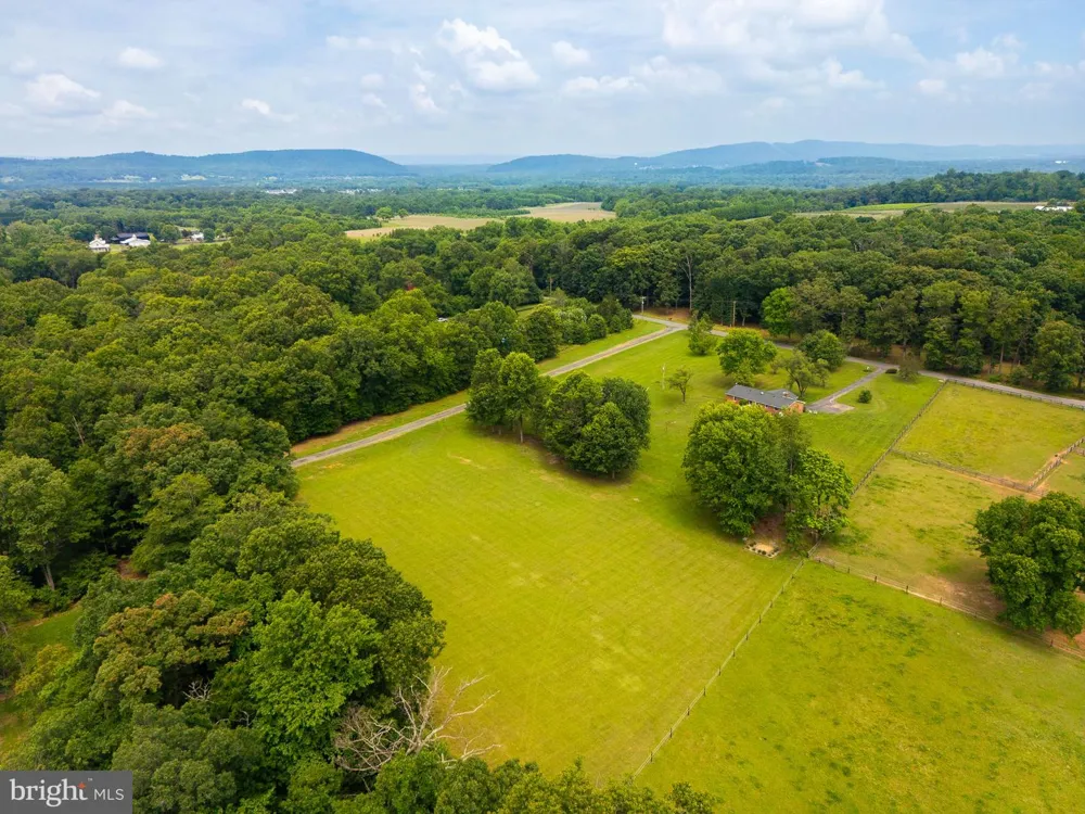 43581 LOST CORNER ROAD Leesburg, VA 20176