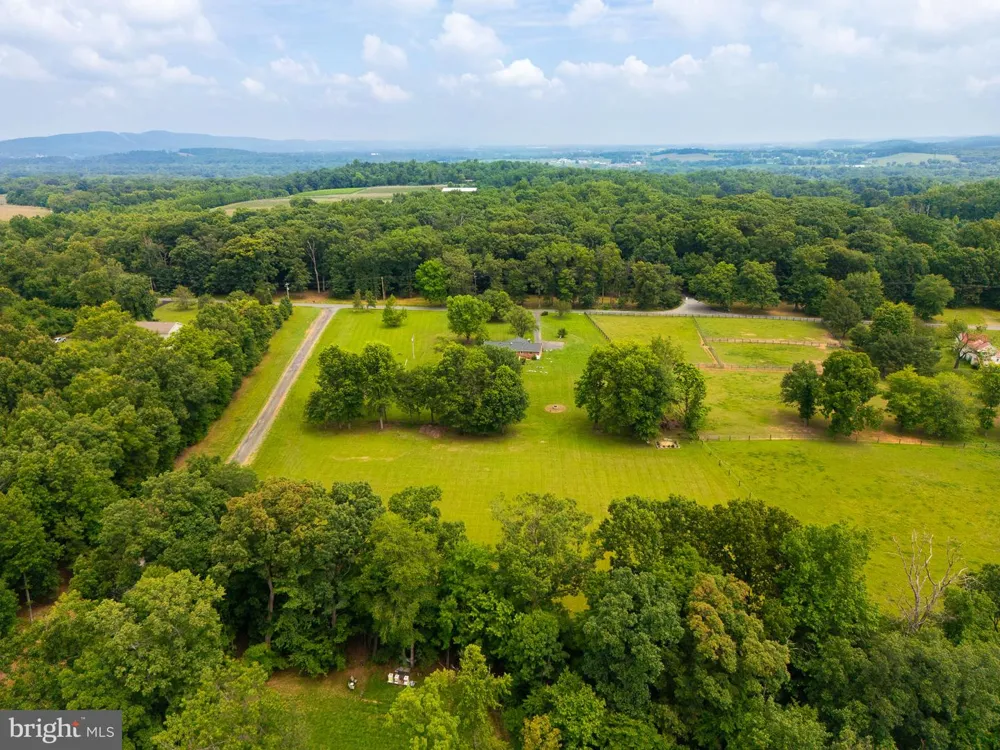 43581 LOST CORNER ROAD Leesburg, VA 20176
