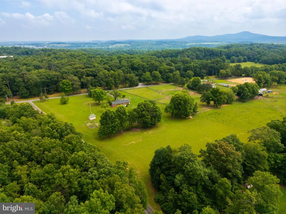 43581 LOST CORNER ROAD Leesburg, VA 20176