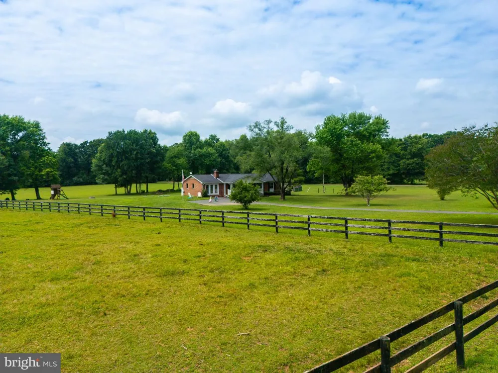 43581 LOST CORNER ROAD Leesburg, VA 20176