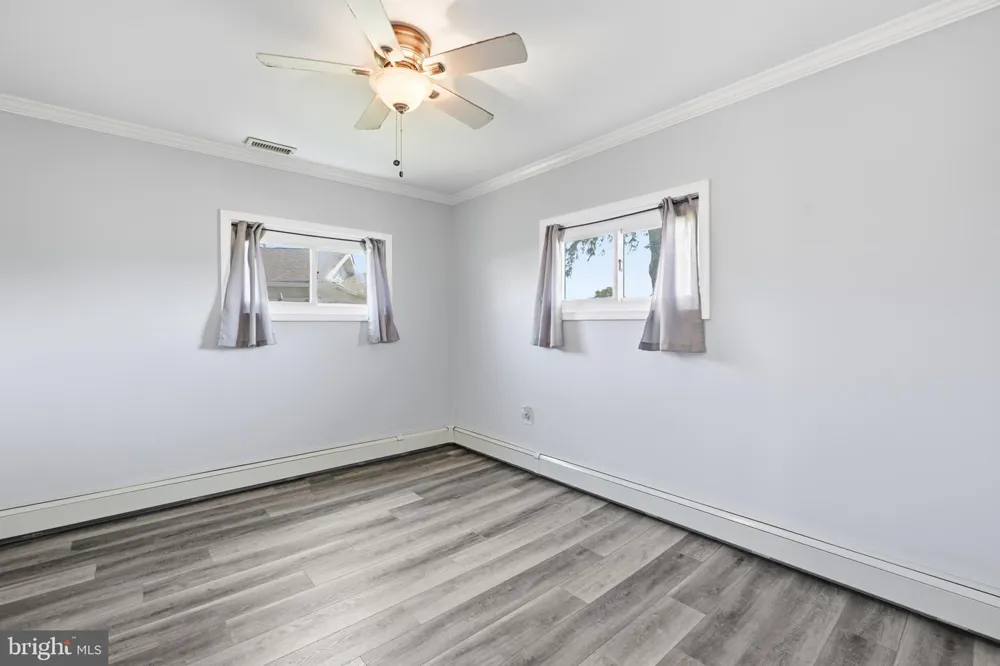 48 BEECHTREE ROAD Levittown, PA 19057