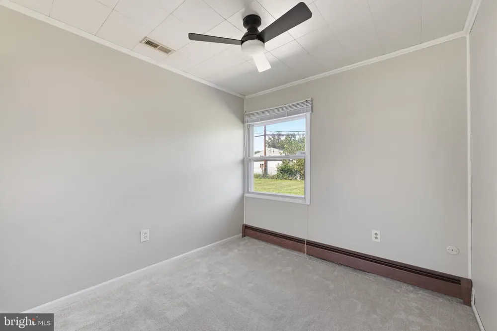 48 BEECHTREE ROAD Levittown, PA 19057