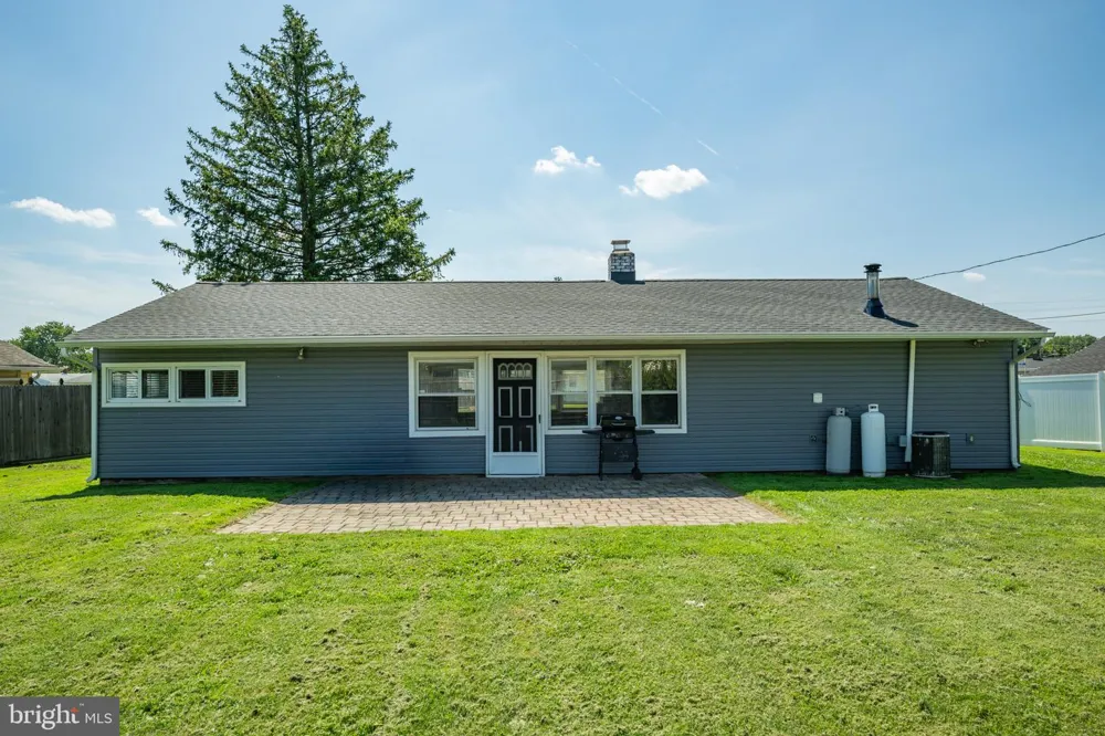 48 BEECHTREE ROAD Levittown, PA 19057