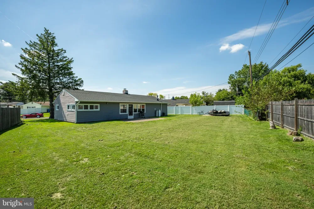 48 BEECHTREE ROAD Levittown, PA 19057