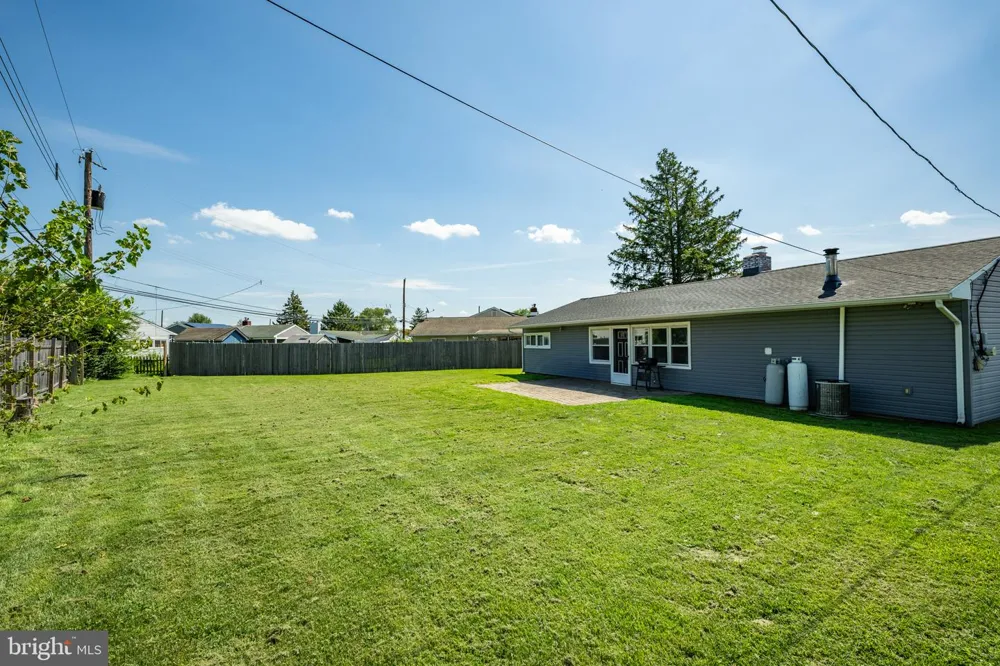 48 BEECHTREE ROAD Levittown, PA 19057