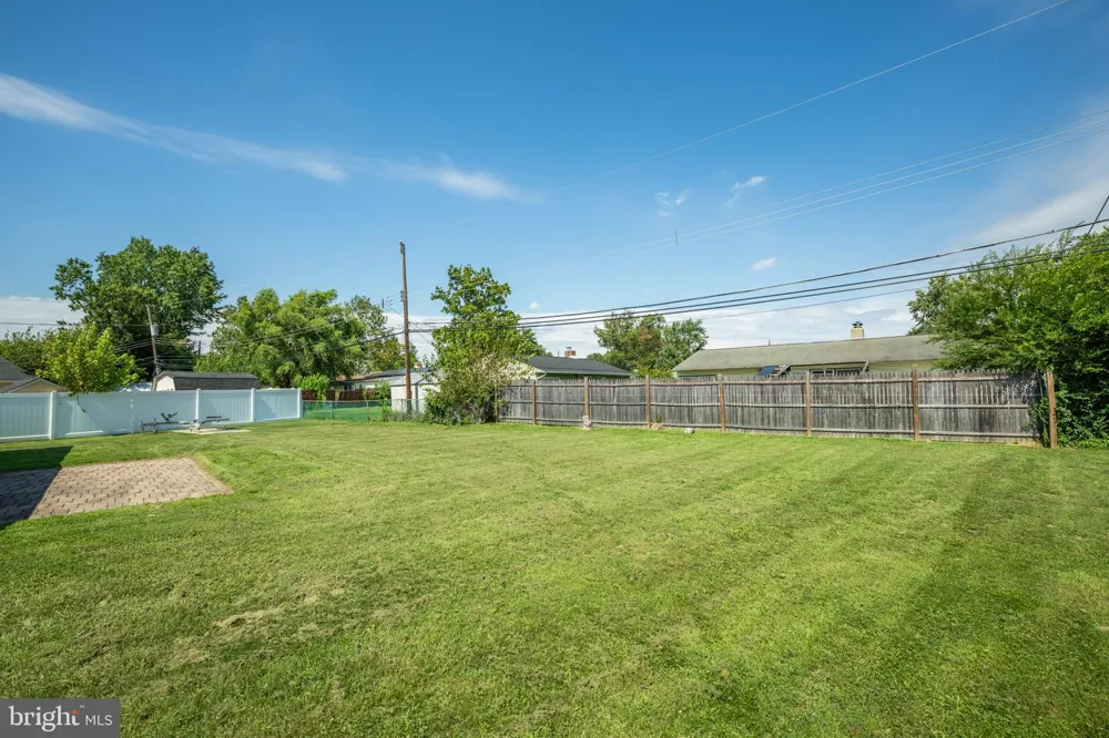 48 BEECHTREE ROAD Levittown, PA 19057
