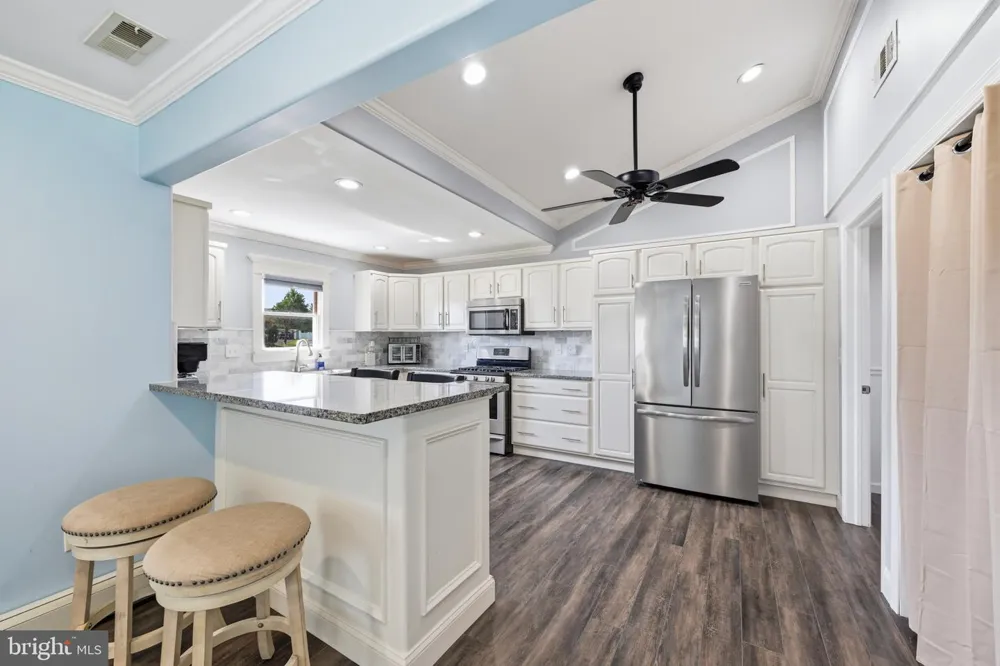 48 BEECHTREE ROAD Levittown, PA 19057