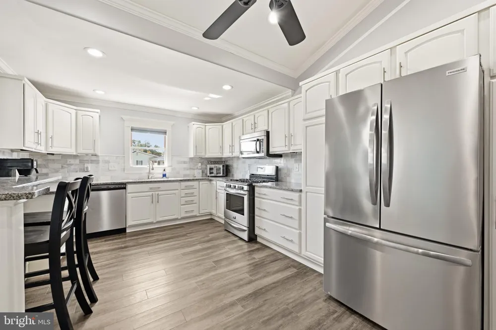 48 BEECHTREE ROAD Levittown, PA 19057