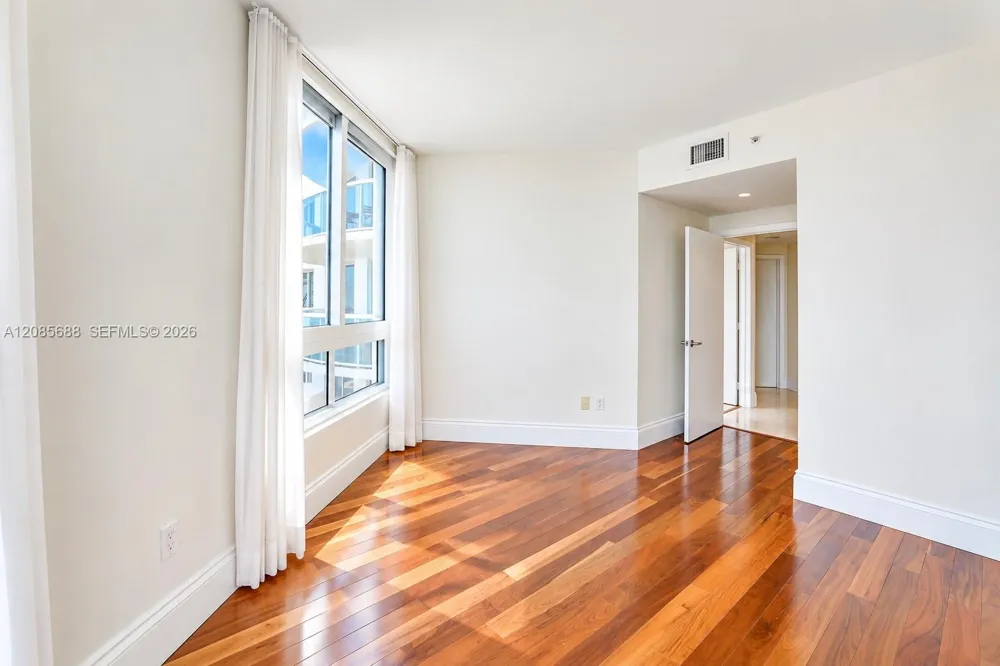 6365 Collins Ave #3403 Miami Beach, FL 33141