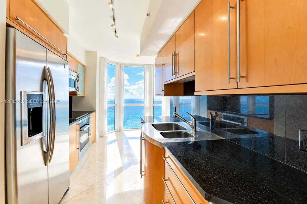 6365 Collins Ave #3403 Miami Beach, FL 33141