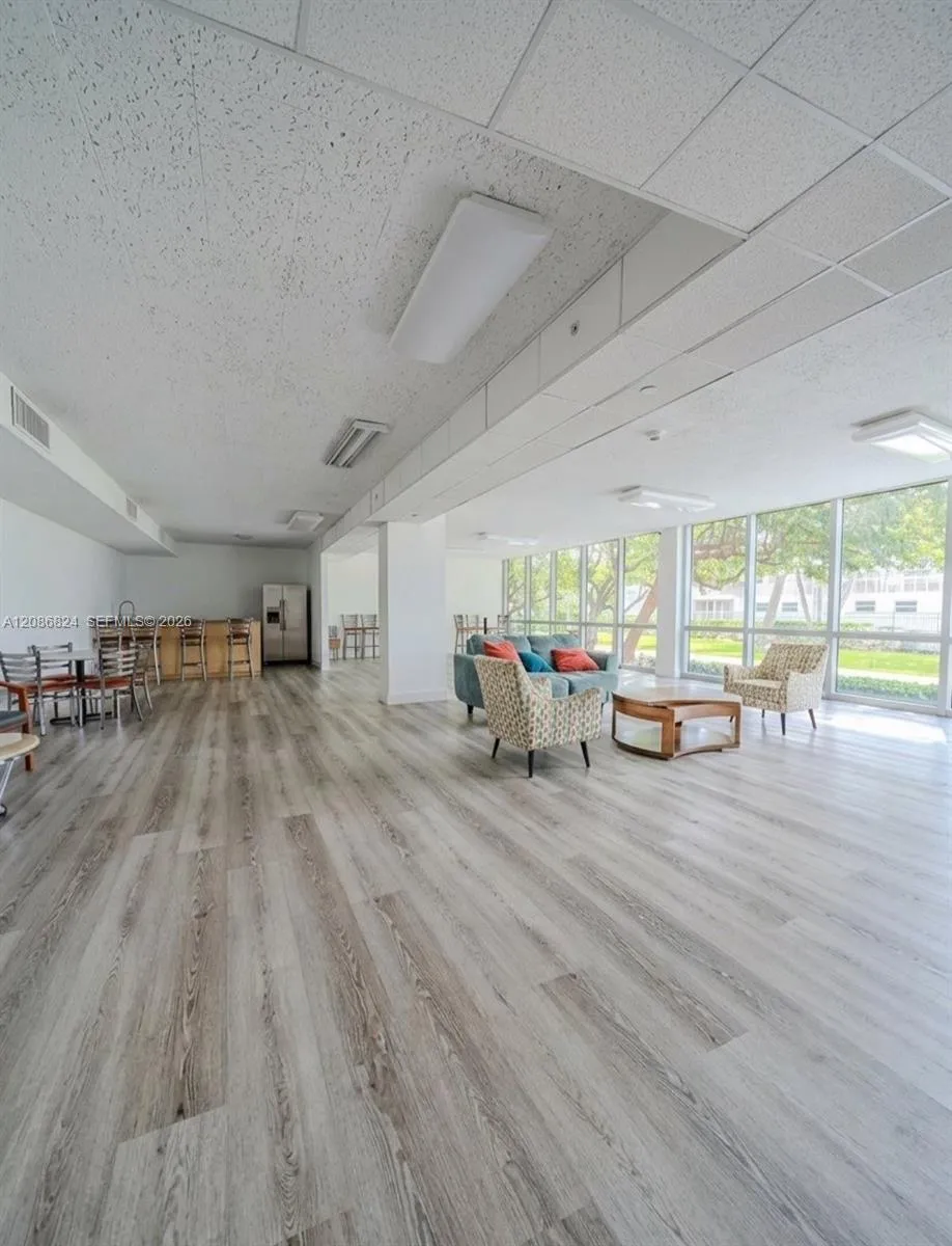 2655 Collins Ave #602 Miami Beach, FL 33140