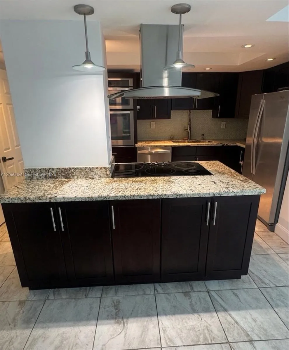 2655 Collins Ave #602 Miami Beach, FL 33140