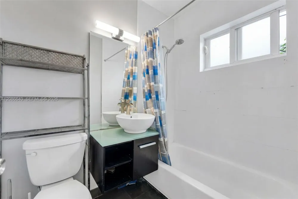 320 85th St #15 Miami Beach, FL 33141