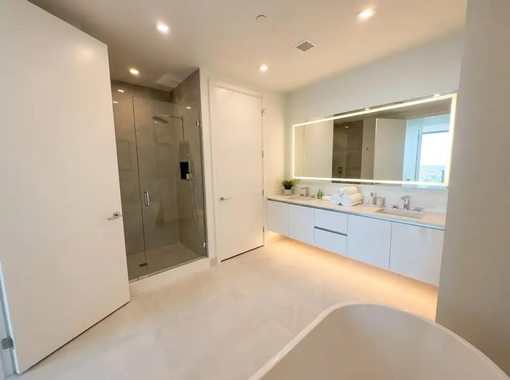 220 Lake Shore Drive #2021 Lake Park, FL 33403