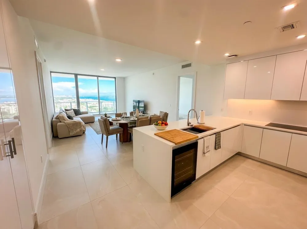 220 Lake Shore Drive #2021 Lake Park, FL 33403
