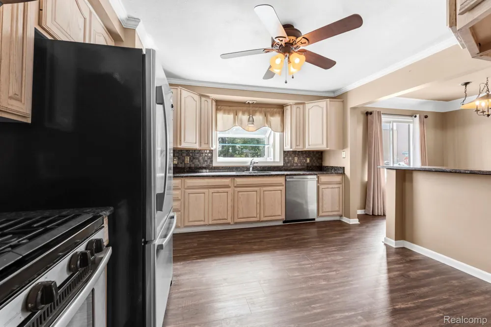 19202 Champaign Road Allen Park City, MI 48101