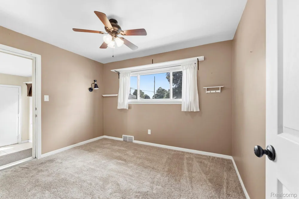 19202 Champaign Road Allen Park City, MI 48101